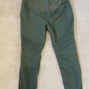 Ingrid and Isabel Maternity Jeggings Size 10